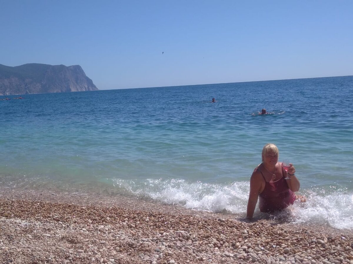 Вот как она там без меня отдыхала!