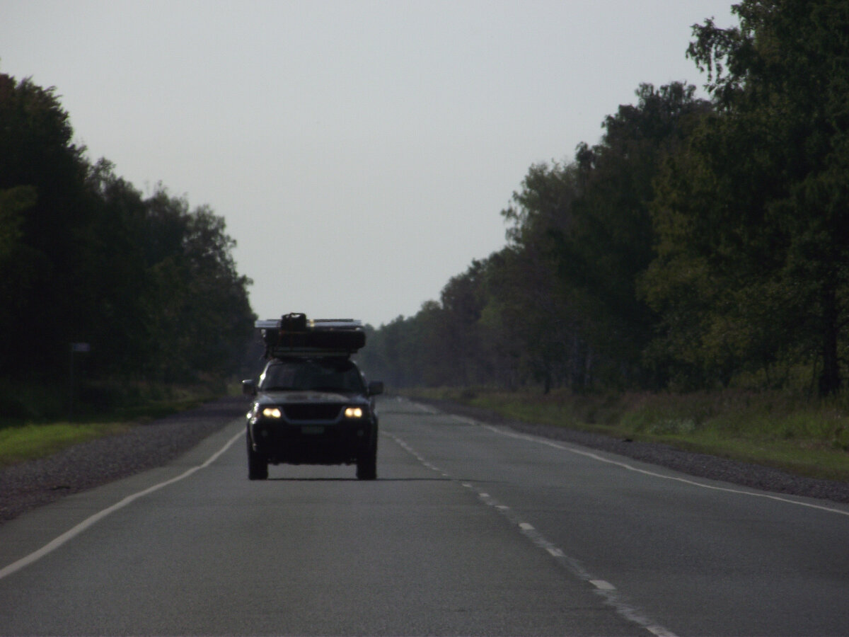 Безусловно, в поездку надо отправляться с правильным багажом. Если у вас багаж прикручен к джЫпу, то, скорее всего, это правильный багаж (С) Фото из личного архива автора (С), 2019 г. (листайте вправо ->)