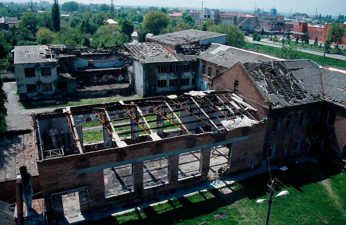 Город ангелов Беслан. Что произошло 1 сентября 2004 года | История с  Андреем Журавлевым | Дзен