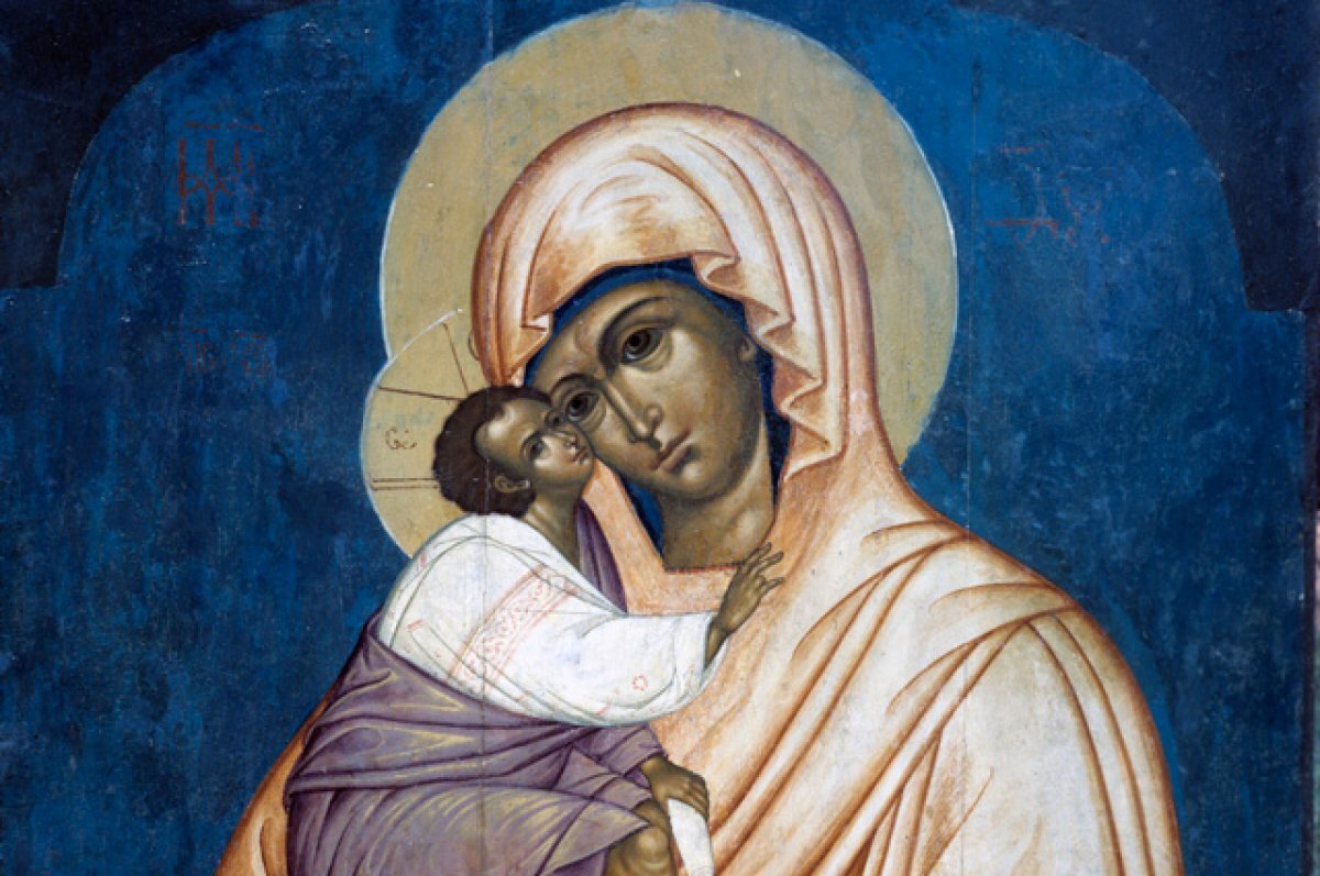    Икона Божией Матери «Донская». Написана в начале 20-го века братьями Чириковыми. Находится в Воскресенском соборе станицы Старочеркасской. Репродукция.