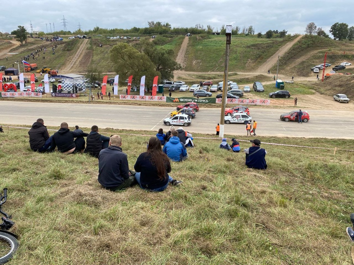    В Курске продолжается Чемпионат России по автокроссу