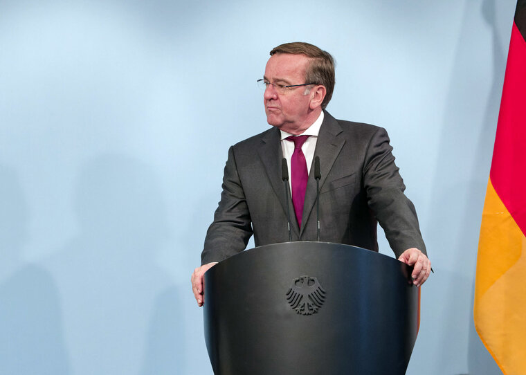    Мир на Украине станет возможным в том случае, когда Киев будет готов к переговорам, заявил Борис Писториус