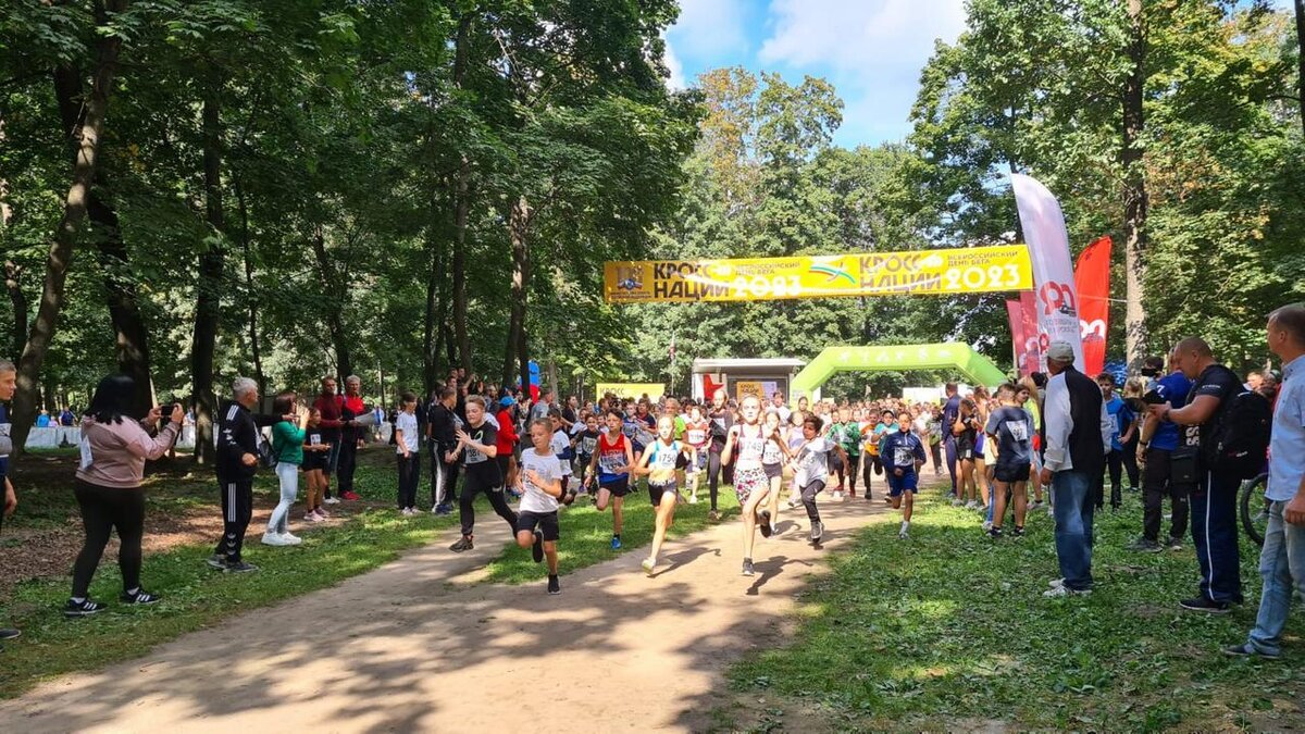    Куряне присоединились ко всероссийскому дню бега "Кросс нации"