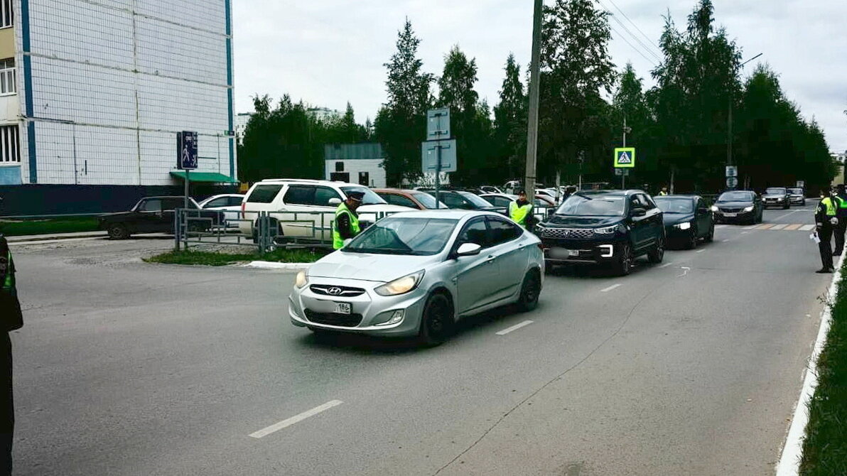    Проверку на трезвость проводят госавтоинспекторы Югры