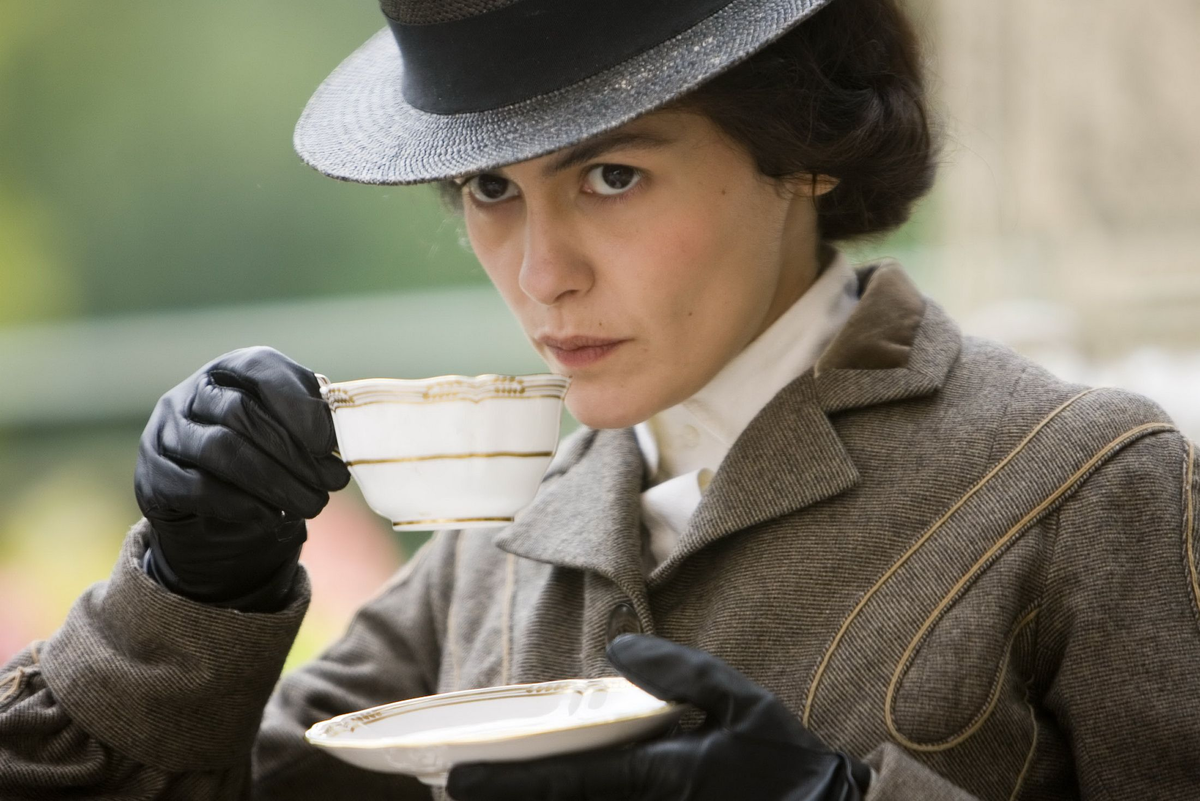 Главная мудрость женщины - вовремя притвориться глупой.