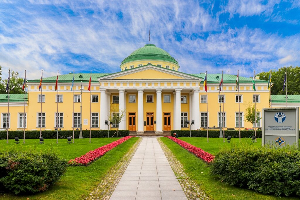 Таврический дворец. источник www.spbmuzei.ru