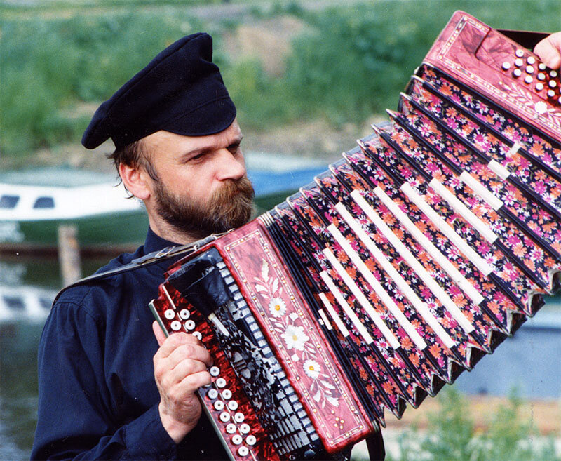 Заслуженный артист РФ СЕРГЕЙ СМЕТАНИН