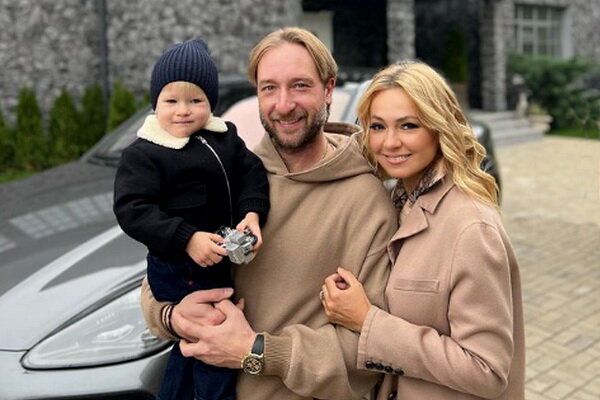 «У ребёнка праздник! Арсению 3 годика!» - Яна Рудковская на лучших ФОТО с младшими детьми