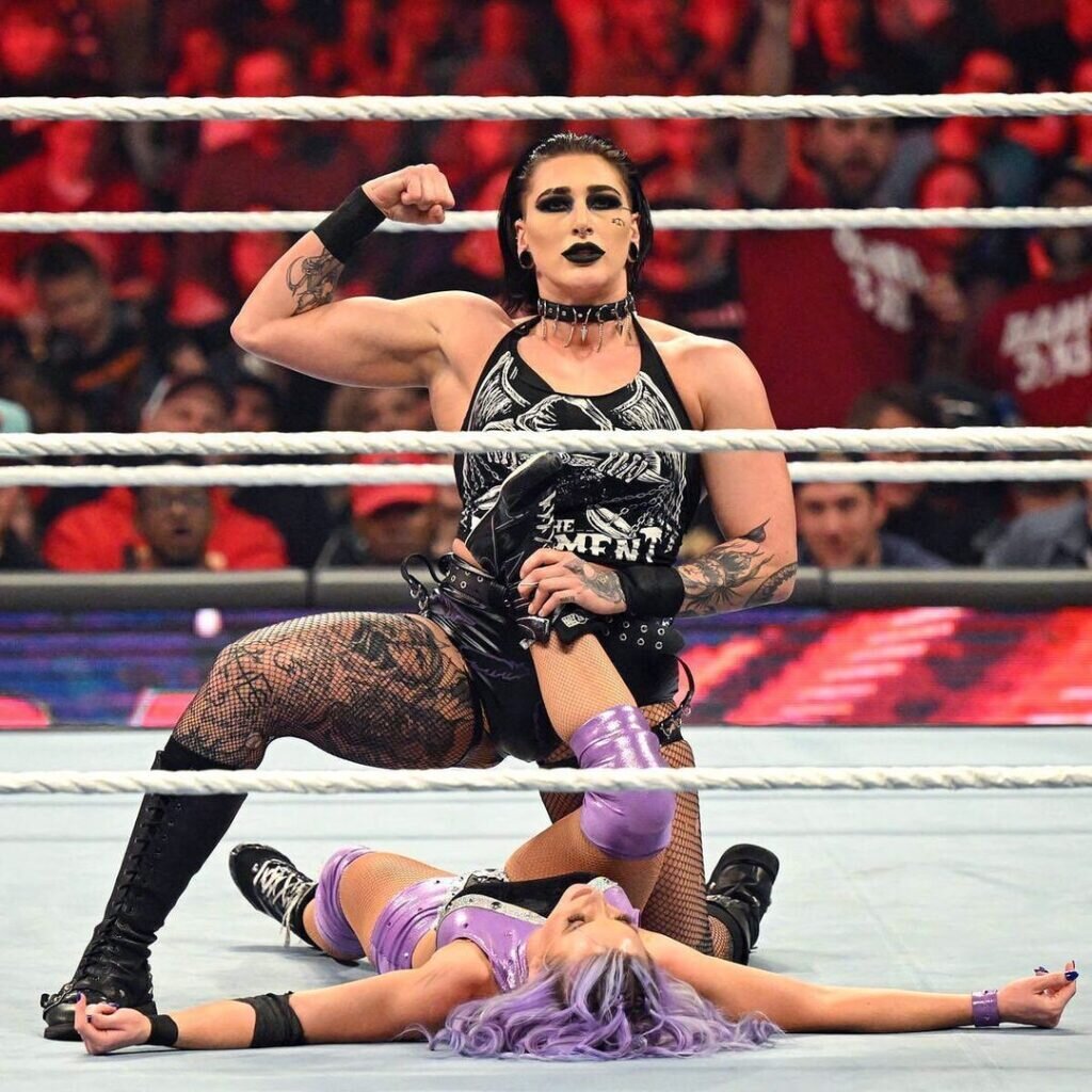 25. Рея Hипли (Rhea Ripley) - австралийская рэстлерша, которая выступает в ...