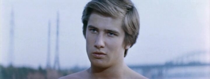 Сергей Насибов в фильме "Школьный вальс" источник: kino-teatr.ru