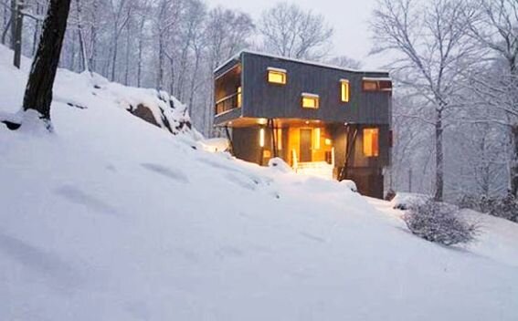 Дом на склоне