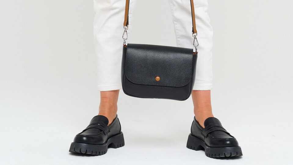 Сумка женская кросс-боди из натуральной кожи бренда Faustini