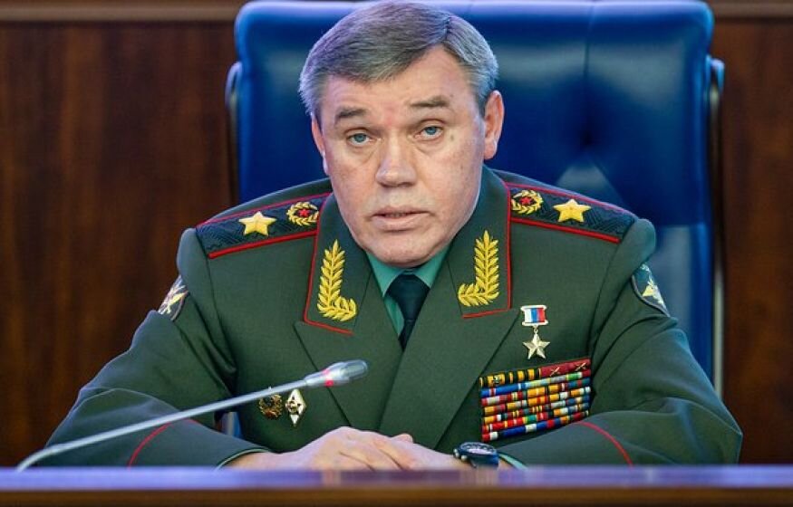    СМИ: Генерала Герасимова сместили с поста командующего войск на Украине