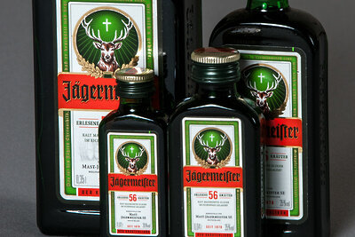    Ликер Jagermeister ©Ральф Ролечек. Собственная работа, CC BY-SA 3.0 at Wikipedia.org
