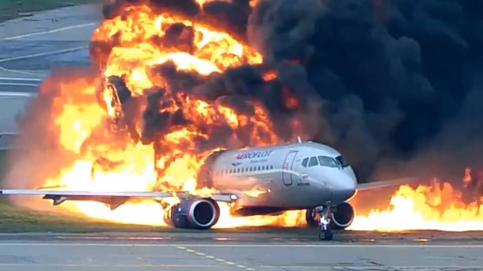 Фото: Следственный Комитет России📷Sukhoi Superjet 100 (SSJ-100) после посадки в аэропорту Шереметьево в 2019 году