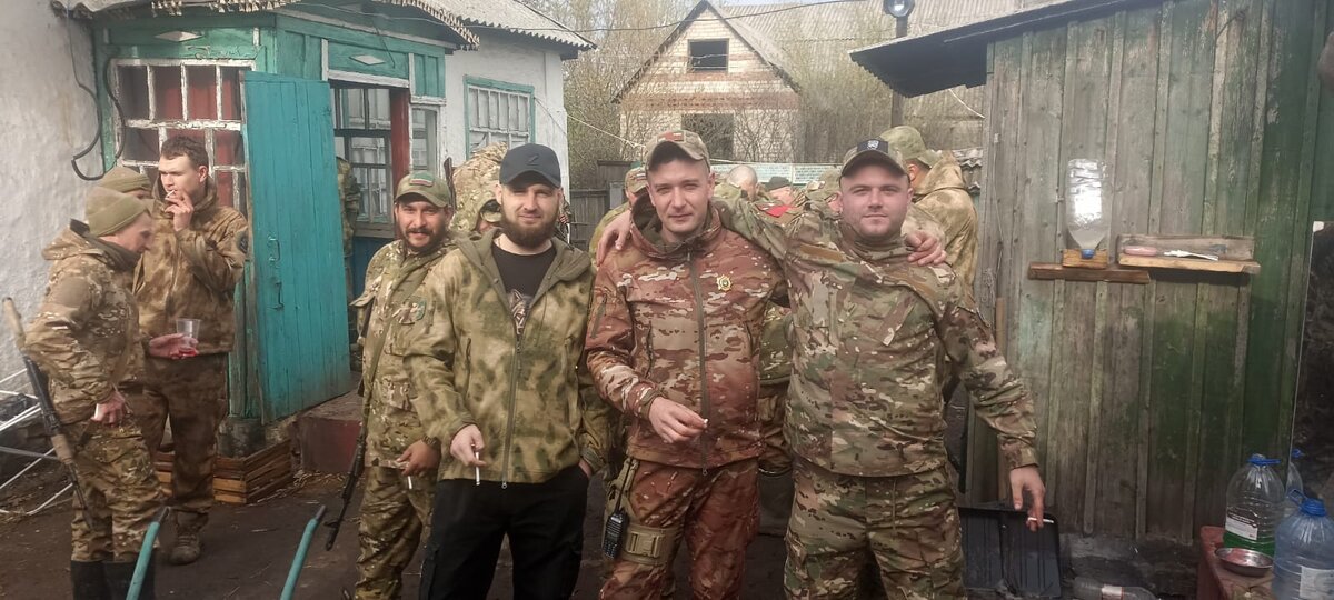 Наши новые подшефные - добровольцы.