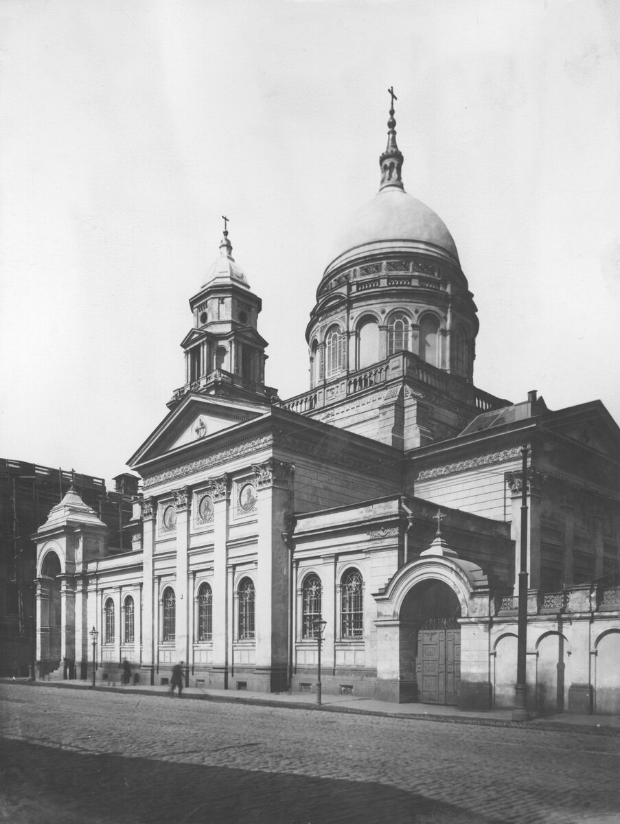 Храм Троицы Живоначальной на Грязех, 1905-1910. Вид со стороны Покровки