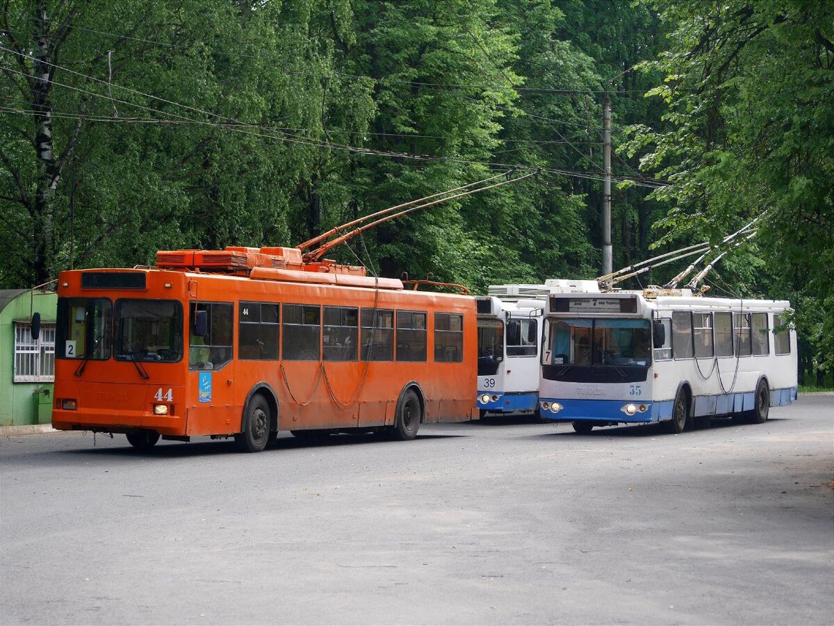 Картинка троллейбуса и автобуса