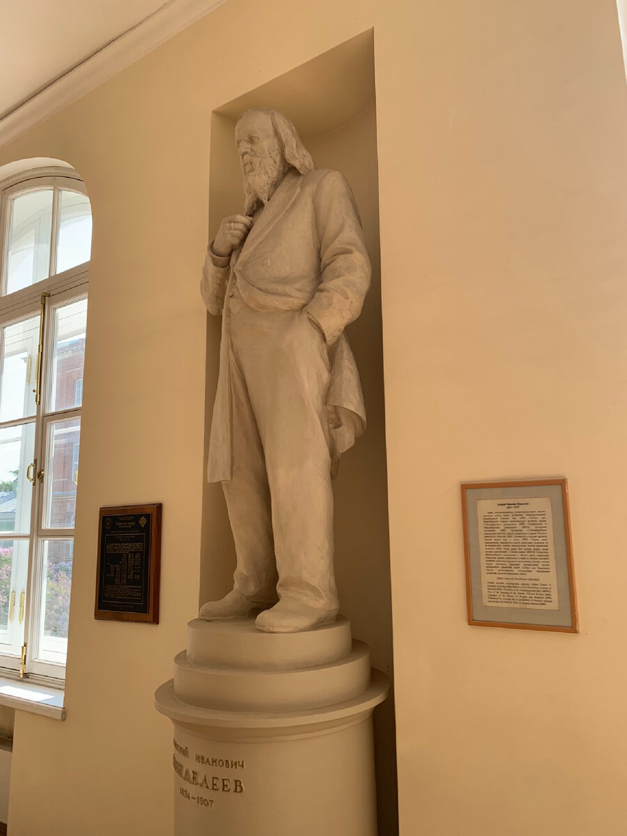 Фото автора. Университетский коридор 