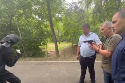     Сергей Денисенко показал правоохранителям, как убивал Станислава Ржицкого ©Скриншот / СК РФ