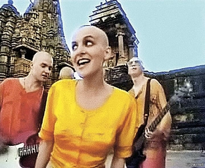 Маша макарова любочка. Маша и медведи группа солистка. Маша макарова лысая. Маша и медведи либе либе. Маша и медведи любочка.