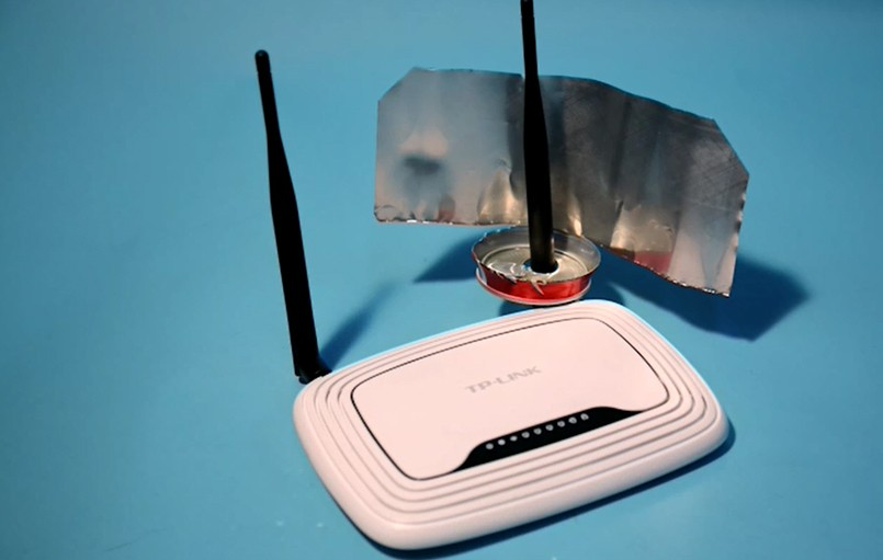 Что делать с вай фаем. Усилитель для роутера WIFI TP link. Усилитель WIFI сигнала антенна. Модем и WIFI сигнал. Антенна усилитель вай фай