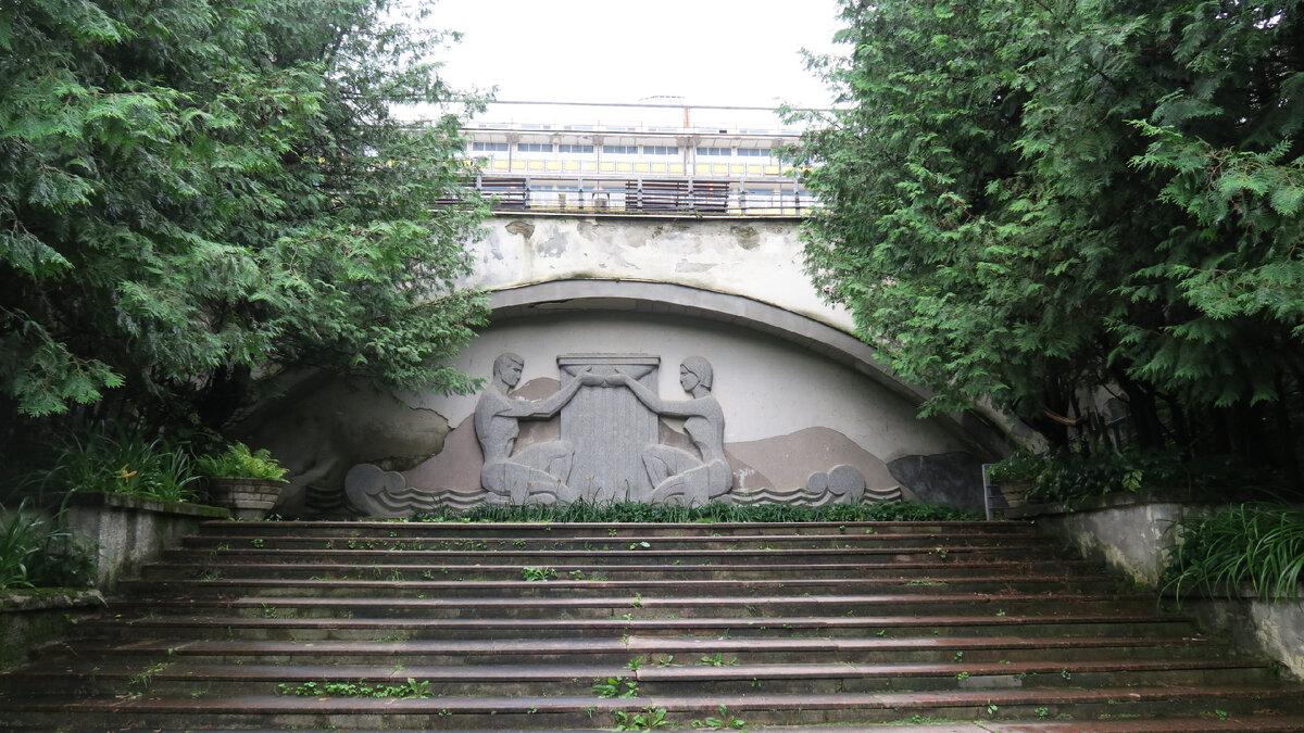 Стартуем от санатория "Родник". Здесь и далее фото автора.