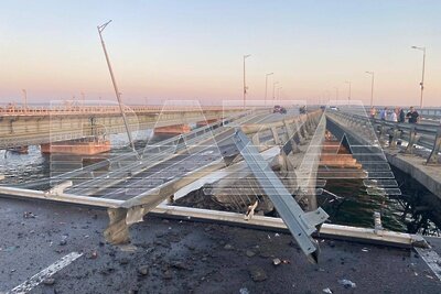   Разрушения на Крымском мосту ©Telegram-канал Baza