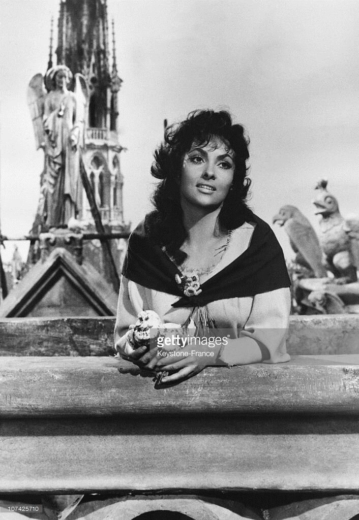 Джина Лоллобриджида в роли Эсмеральды. Фото из открытого источника.