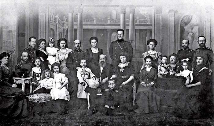 Семья Беляевых в дореволюционной России. (Фото из архива семьи Беляевых)