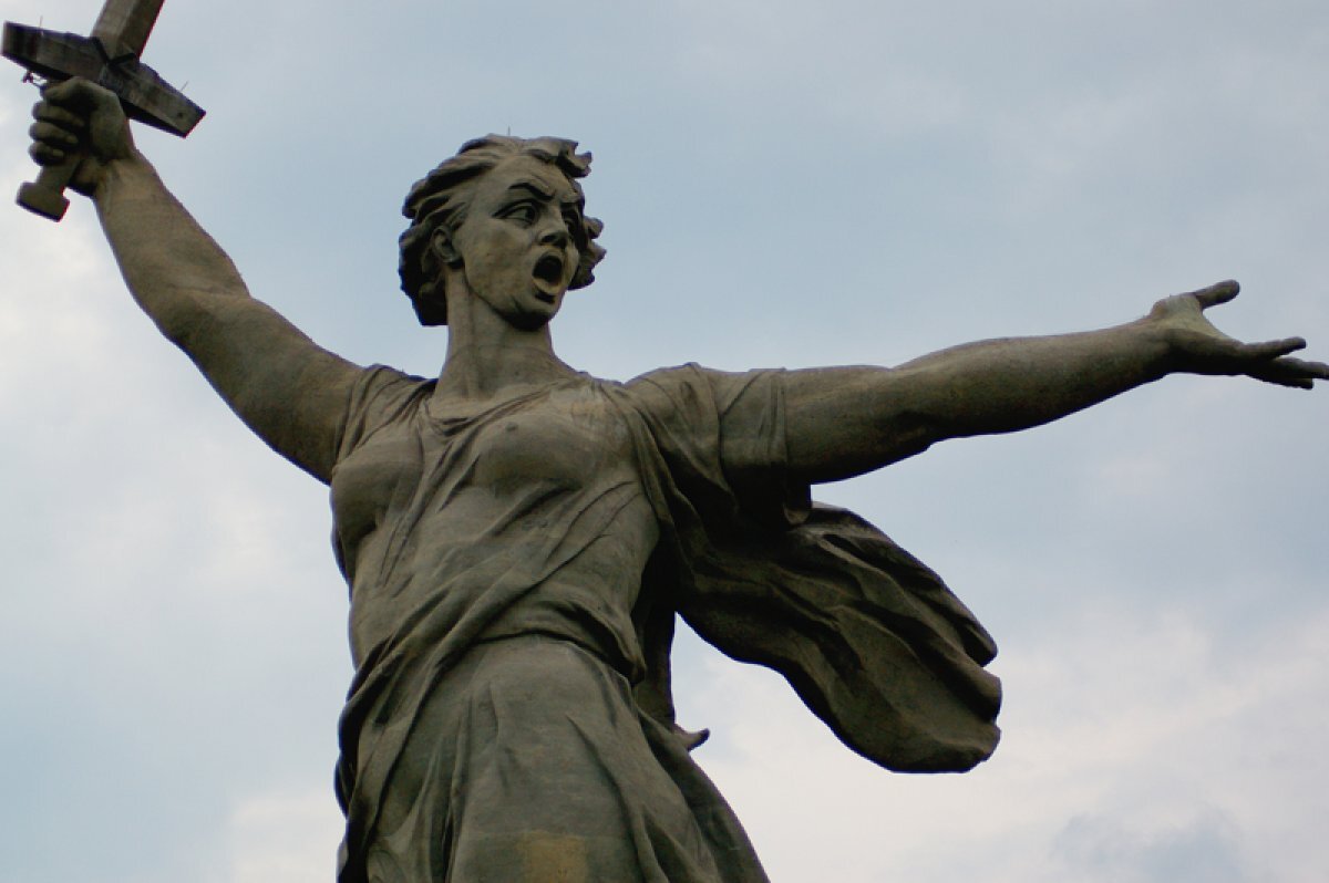    В Волгограде полиция заинтересовалась выходкой блогера на Мамаевом кургане
