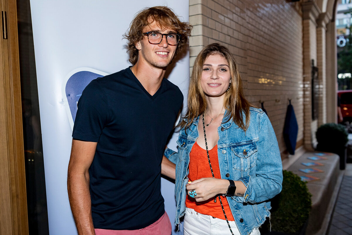     Двое против ветра: еще одна девушка обвинила теннисиста Зверева в насилии, но бывшая Тилля Линдеманна - на его стороне