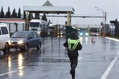    Работа международного пункта пропуска в Львовской области. © РИА Новости