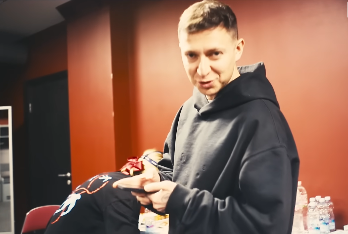 Скрин Youtube, канал "oxxxymironofficial"