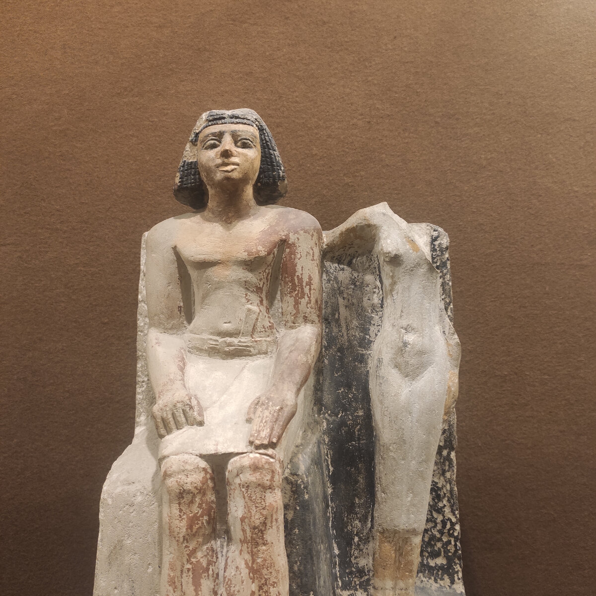 Семейная группа управителя селения Анх-уджеса с женой