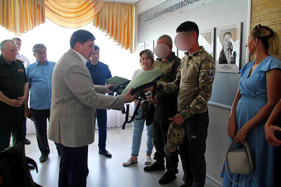 Подписавшим до 18 августа контракт на военную службу власти Менделеевского района выплатят 500 тыс. рублей. Фото: пресс-служба Менделеевского района РТ