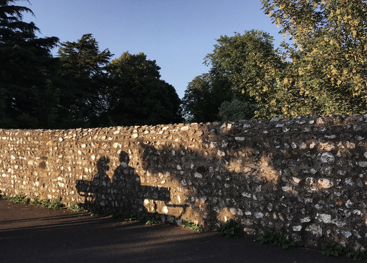 Чичестер. 2018. Пожилая пара. Фото из моего архива.