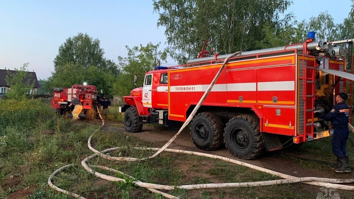 В результате пожара в удмуртском селе уничтожен запас сена | udm-info.ru |  Дзен