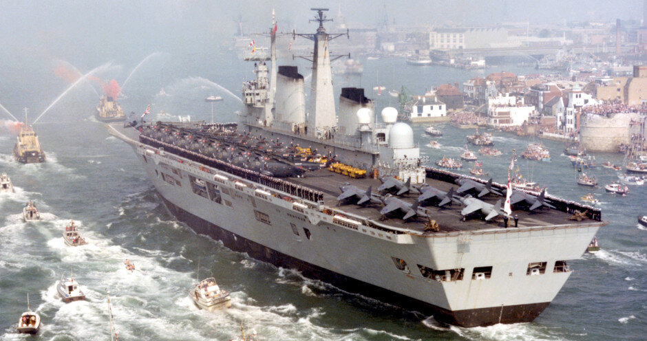 Британский авианосец «Инвинсибил» принимал активное участие в Фолклендской войне /Источник https://clck.ru/35DShG