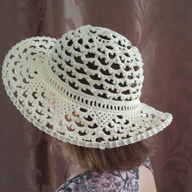 Шляпа крючком для женщин на лето схемы из рафии. Шляпка крючком схема. Поля на шляпе крючком. Вязаная шляпа с полями. Летняя шляпка крючком для женщин.
