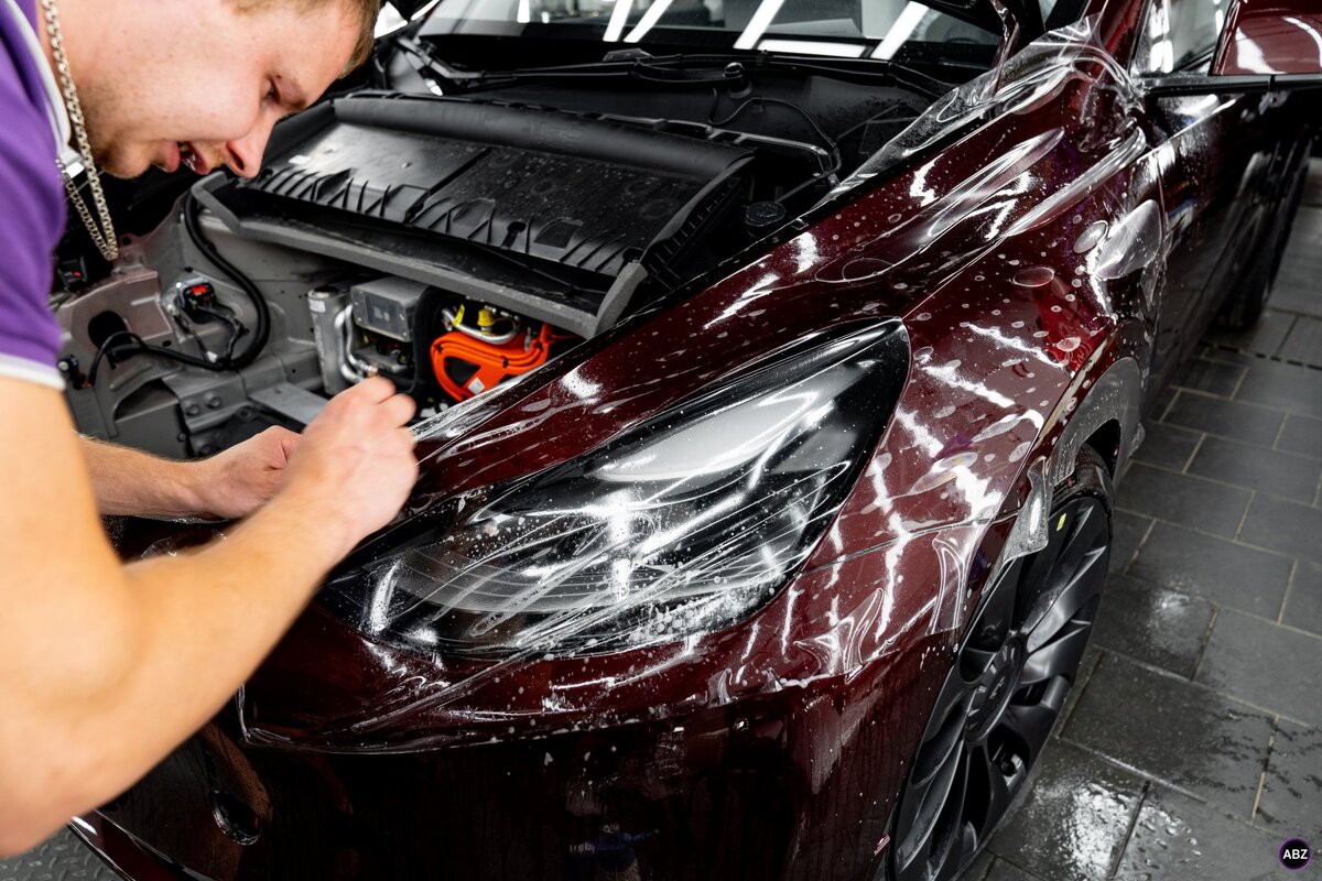 Потрясающая Tesla Model Y Midnight Cherry Red в двойной защите глянцевого  Llumar Gloss и керамики | ABZ Детейлинг | Дзен