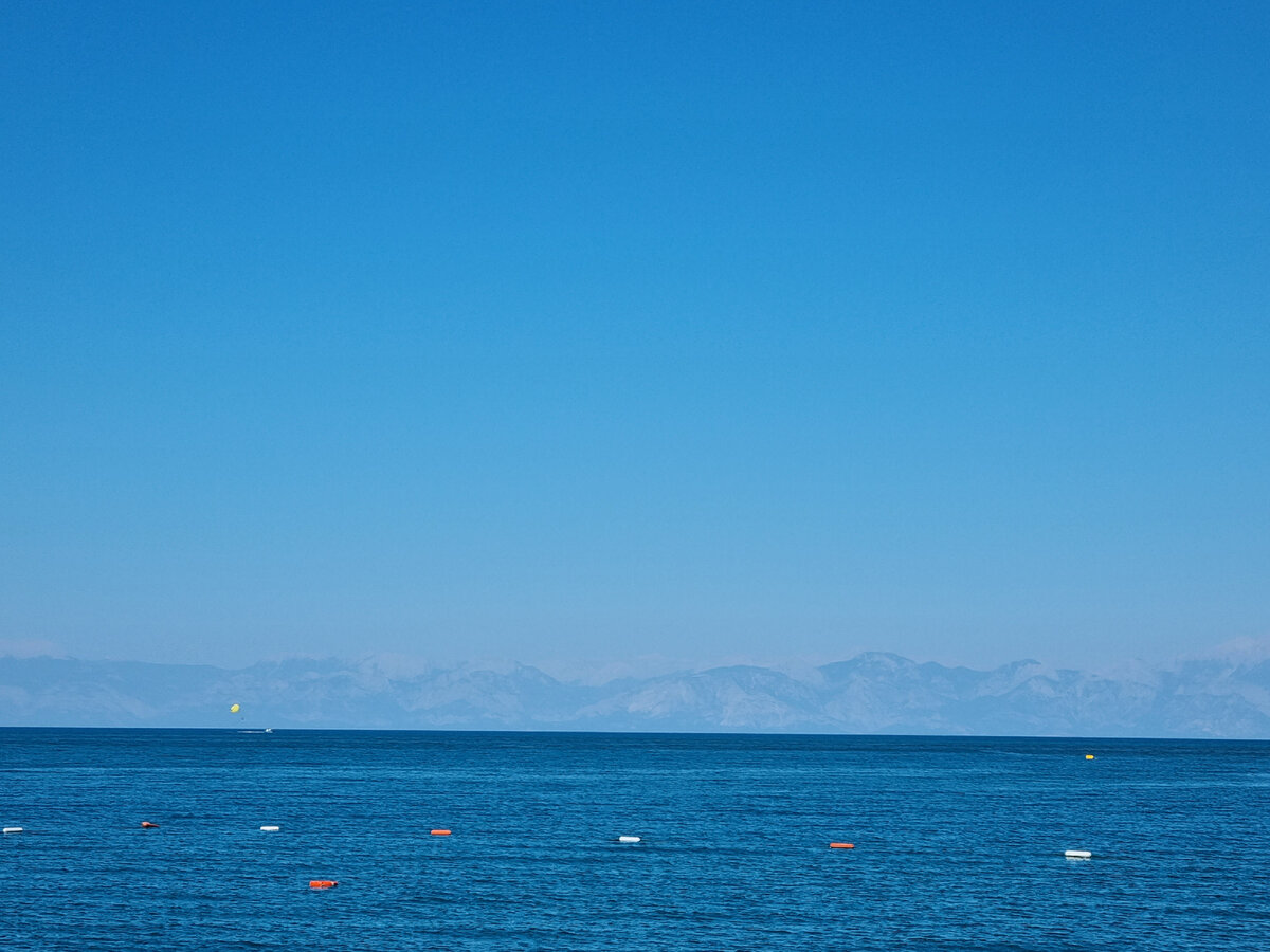 (Не Мальдивы, конечно, но главное - семья!)