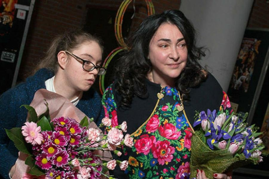 Как сейчас выглядит дочь лолиты милявской