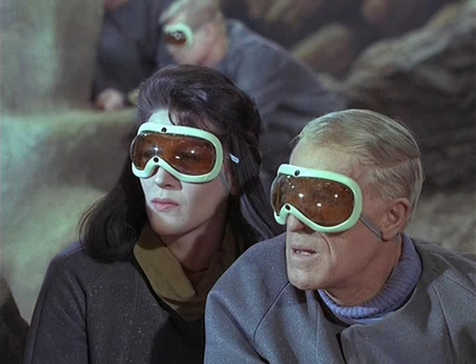 Кадр из эпизода «Клетка» (The Cage)