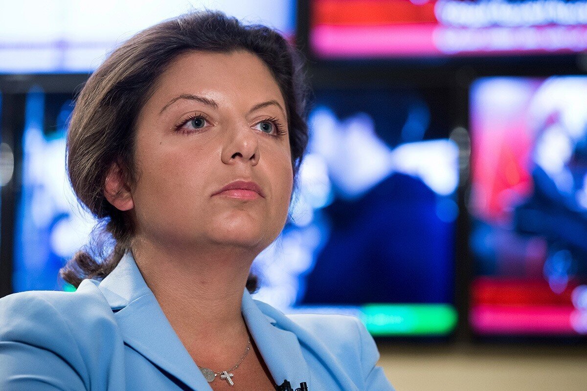 Анастасия Чуркина вначале работала в Нью-Йорке на телеканале «Russia Today», под покровительством Маргариты Симоньян. 