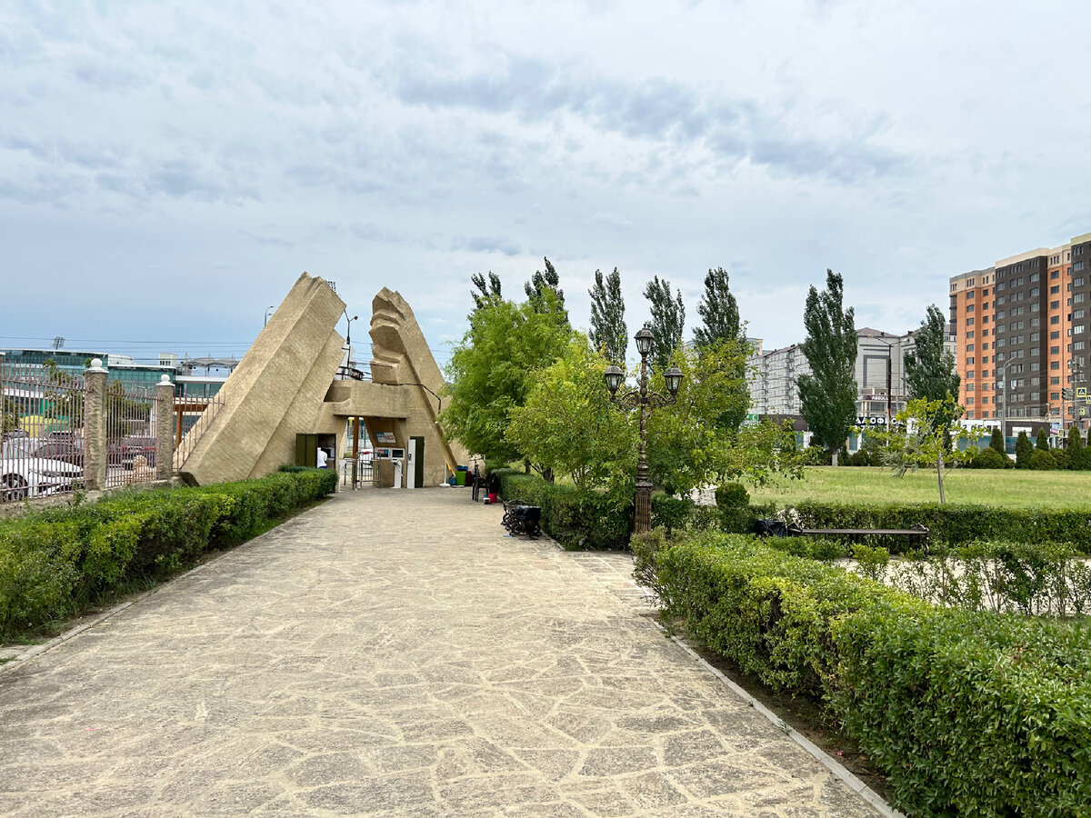 Вход в аквапарк (фотография сделана изнутри)