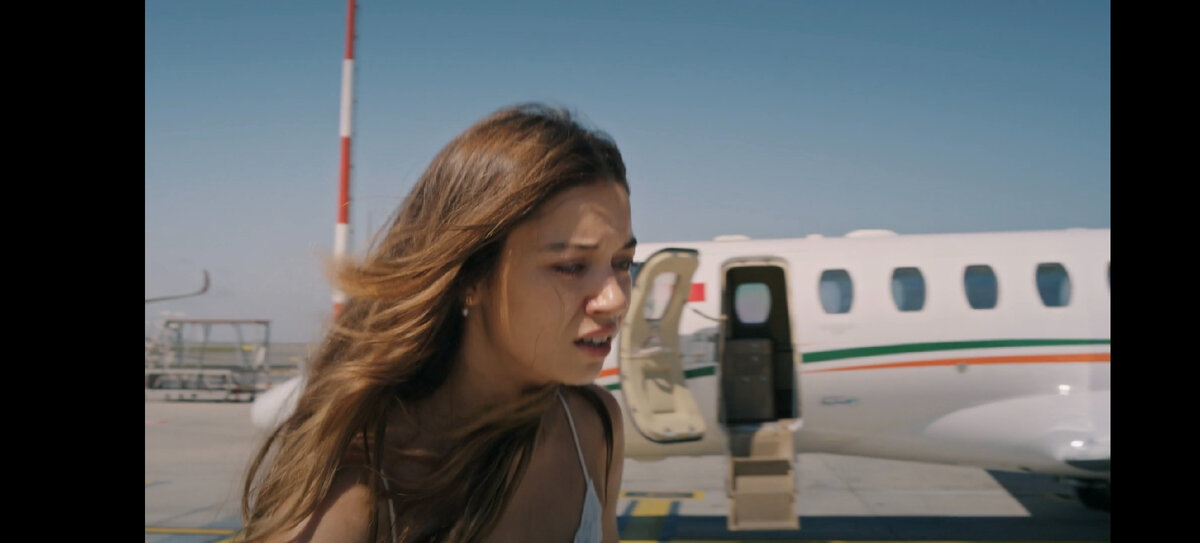 Кадр из первой серии второго сезона сериала "Зимородок"