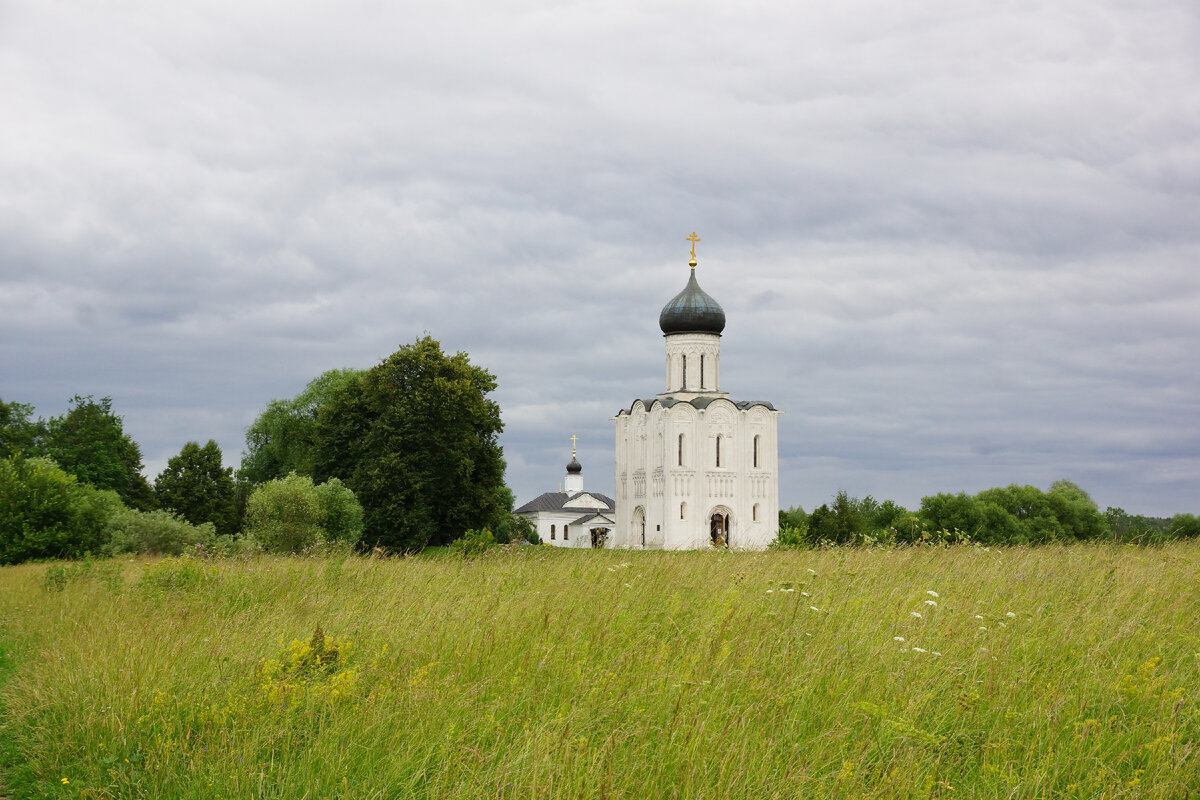 Церковь Покрова нвинерли