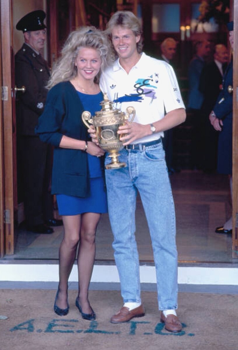 Теннисный идол Японии в поло именной коллекции от Adidas и в миксте классических подкрадуль с белыми носками🔝