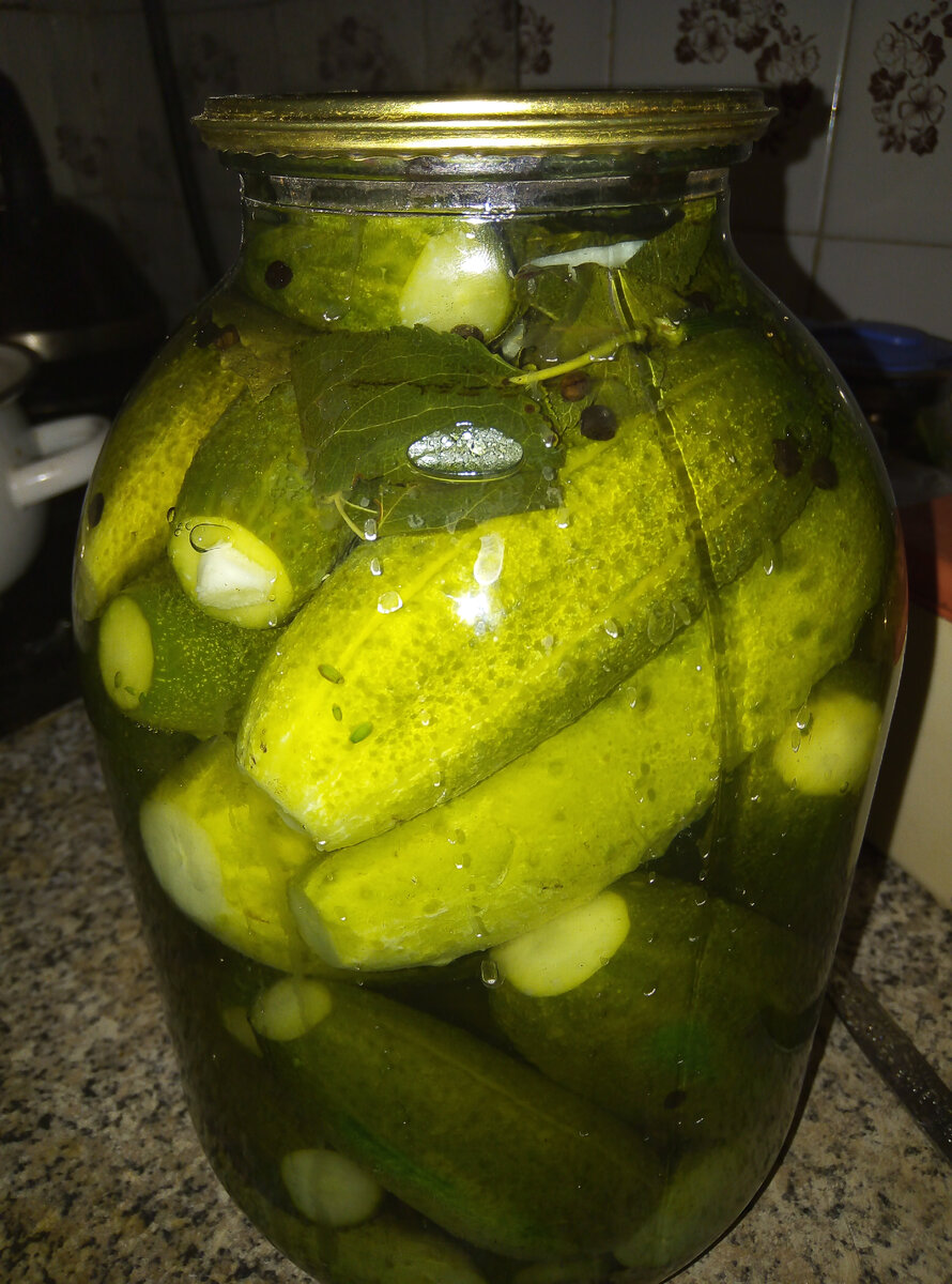 Первая банка огурцов в этом году.